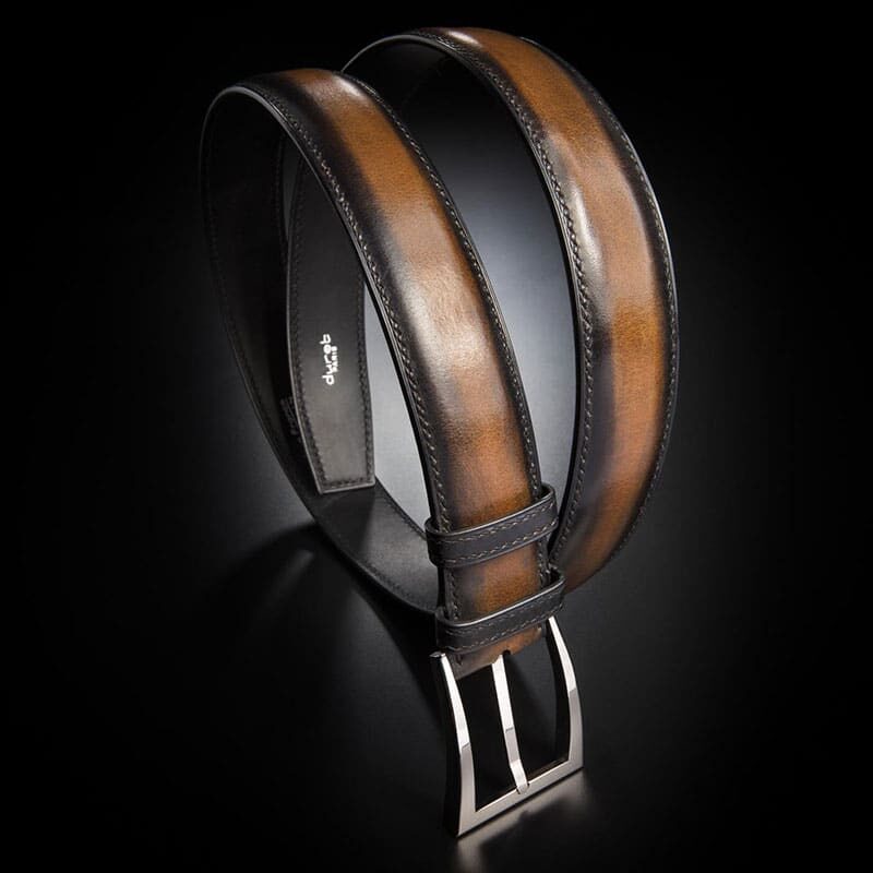 ceinture en veau végétal châtaigne-,oir patinée, intérieur noir et boucle Delta 1