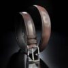 ceinture en veau végétal patinée marron, intérieur noir et boucle Delta 1