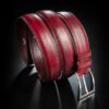 ceinture en veau végétal rubis patinée, intérieur bordeaux et boucle Delta 1