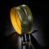 ceinture en veau végétal vert olive, intérieur jaune et boucle Delta 1
