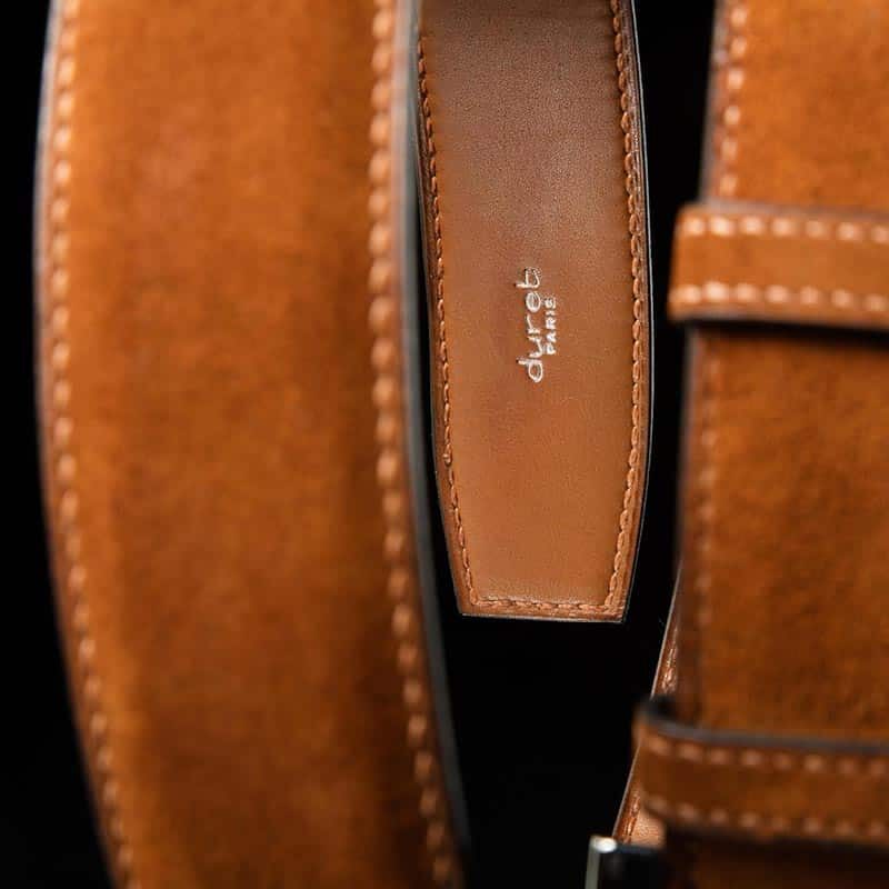 ceinture en velours châtaigne, intérieur marron et boucle militaire 3