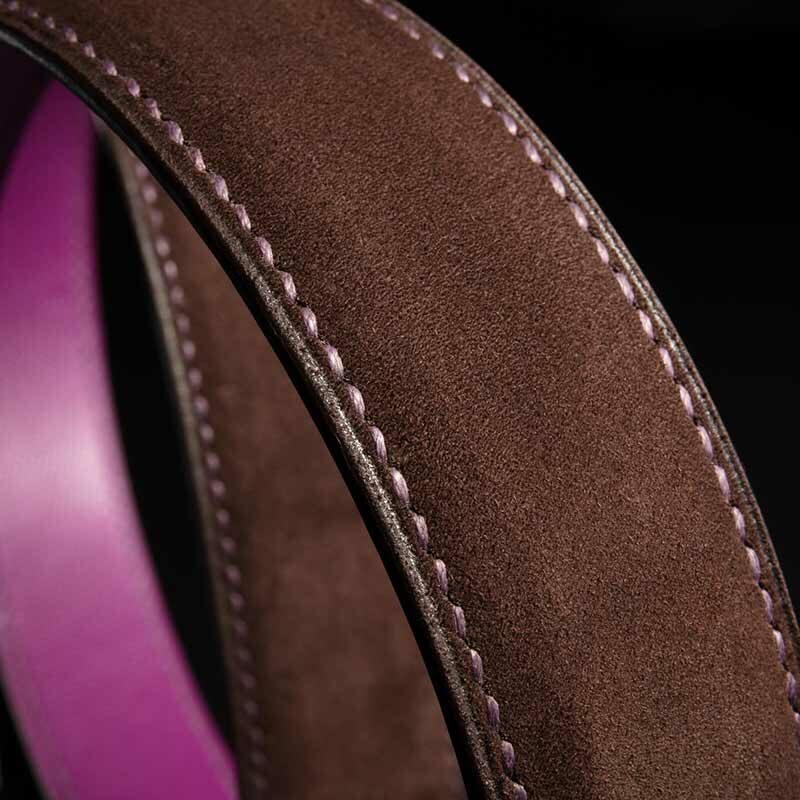 ceinture en veau velours chocolat, intérieur fuchsia et boucle Square 4