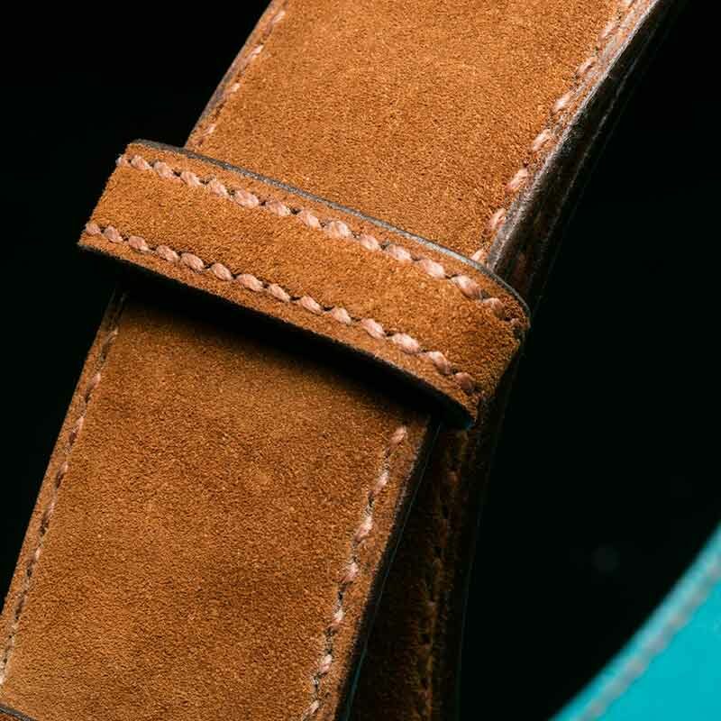 ceinture en veau velours gold, intérieur turquoise et boucle Square 2