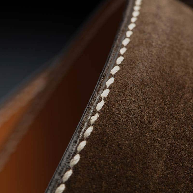ceinture en veau velours marron, intérieur chamois et boucle Square 4