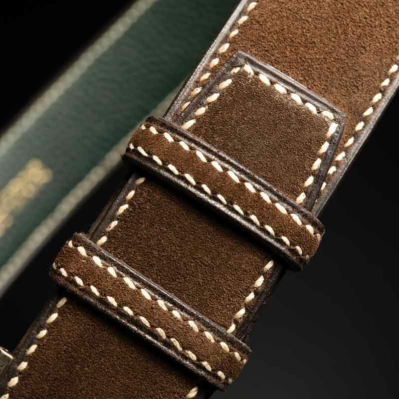 ceinture en veau velours vert olive avec boucle Alpha 4