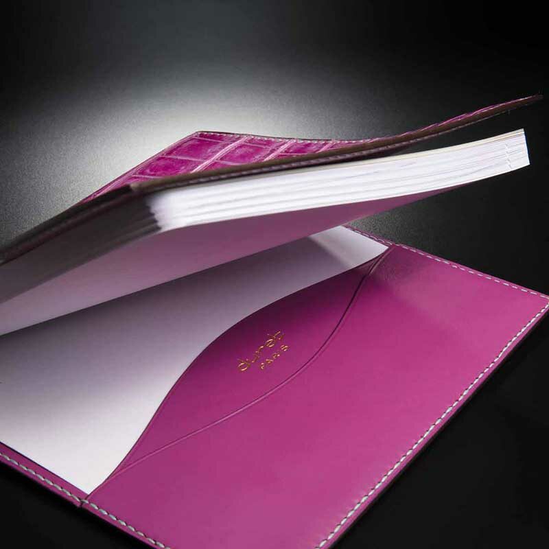 couverture d'agenda en alligator rose 3