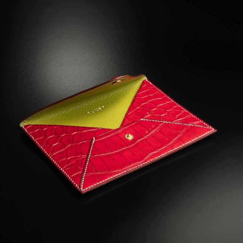 enveloppe en crocodile rouge rubis 2