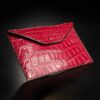 enveloppe en crocodile rubis 1