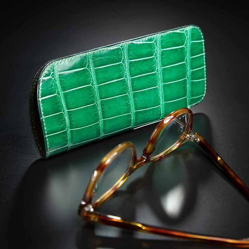 étui à lunettes en crocodile vert 2