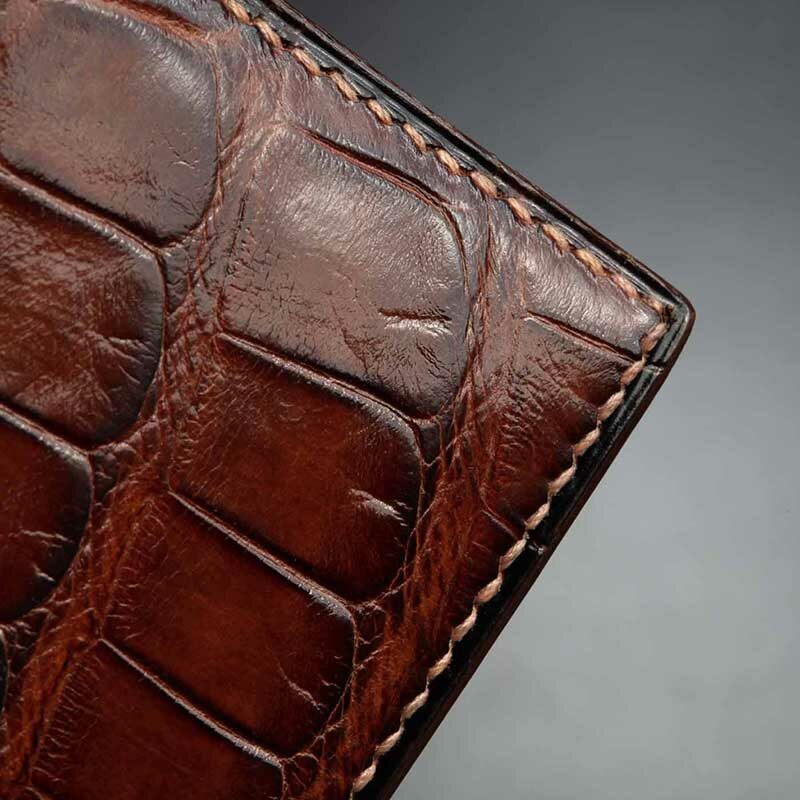 porte-cartes en crocodile marron 3