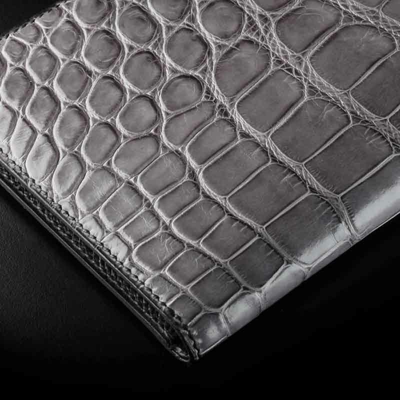 portefeuille en crocodile dégradé marron clair 1