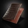 portefeuille en crocodile marron foncé 1