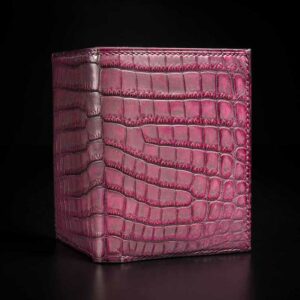 portefeuille Iota en crocodile gris rouge 1