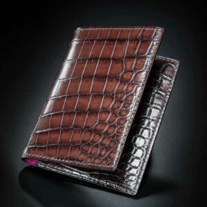 portefeuille Iota en crocodile marron taupe 1