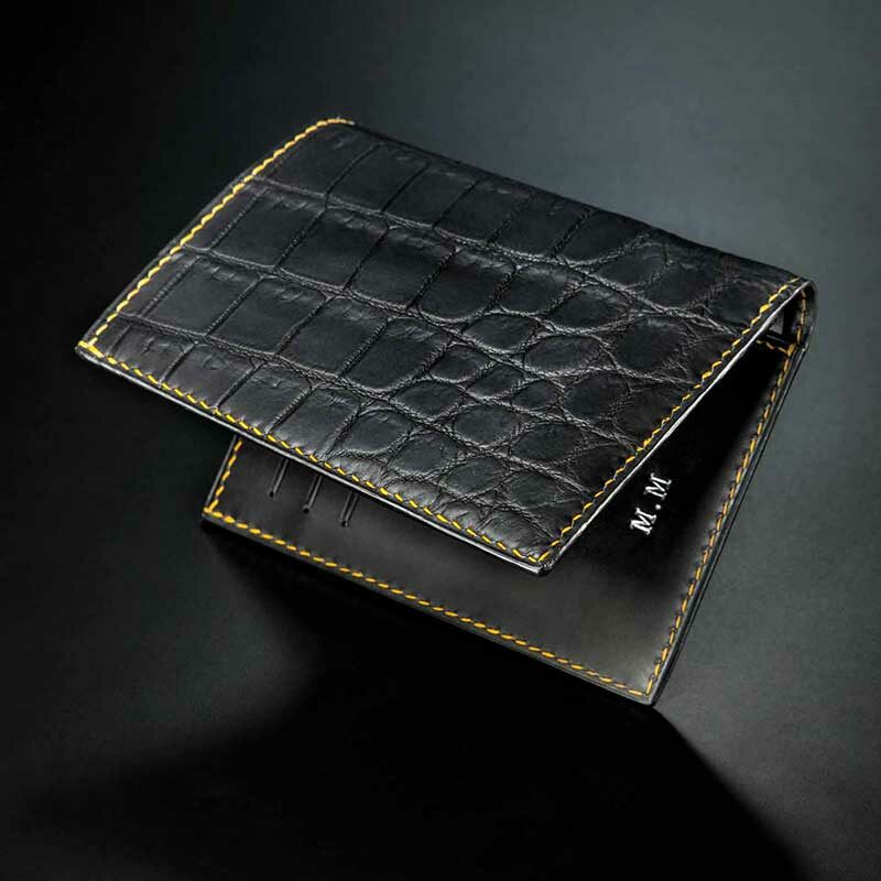 portefeuille Iota en crocodile noir 4